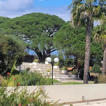 La Joya De Villepey Feriehus *